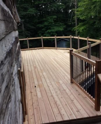 Elevated deck overlooking nature